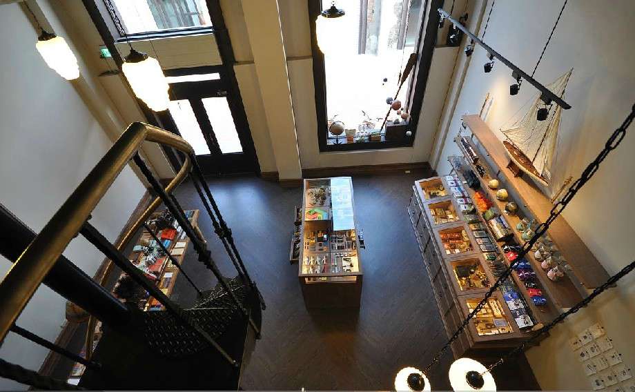 鄭州文具店裝修設(shè)計(jì)：創(chuàng)意與溫馨的文具店設(shè)計(jì)